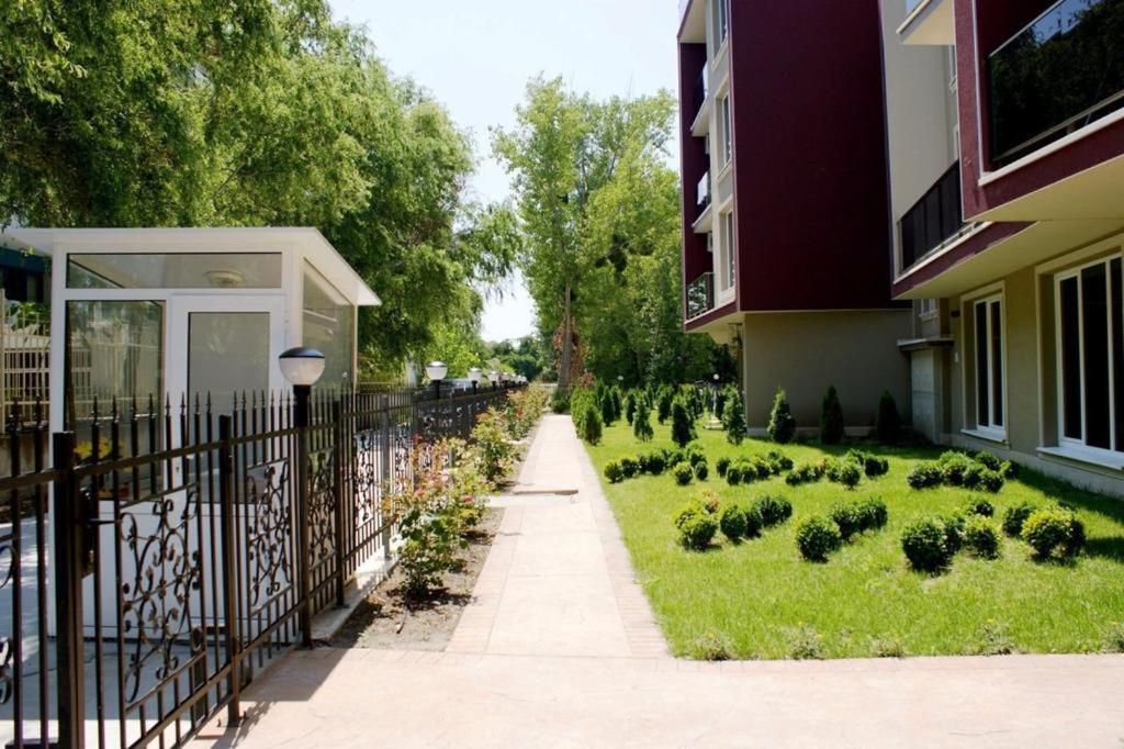 Уютные Апартаменты Vip Park Sunny Beach Buitenkant foto
